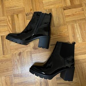 Naturalizer Glossy Black Heeled Boots